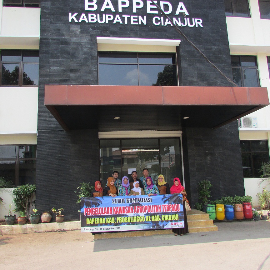 STUDI KOMPARASI PENGELOLAAN KAWASAN AGROPOLITAN KE KABUPATEN CIANJUR